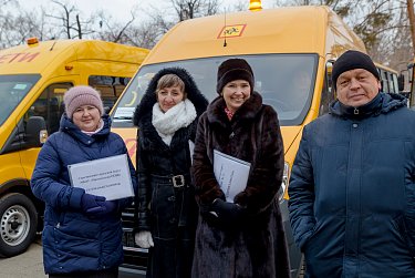 35 новых автобусов поехали в сельские школы 